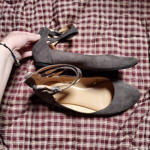 Express flats, ankle straps